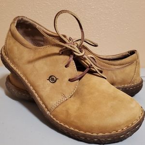Born chukka desert boots pine tree sole sz 9